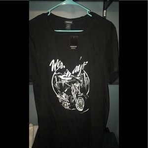 Mock choker destructed top